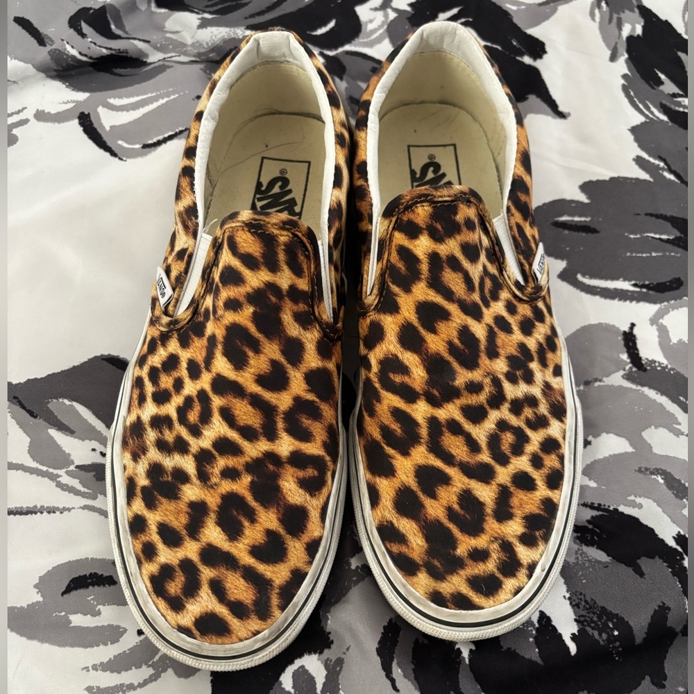 Women’s 8.5 cheetah slip on vans